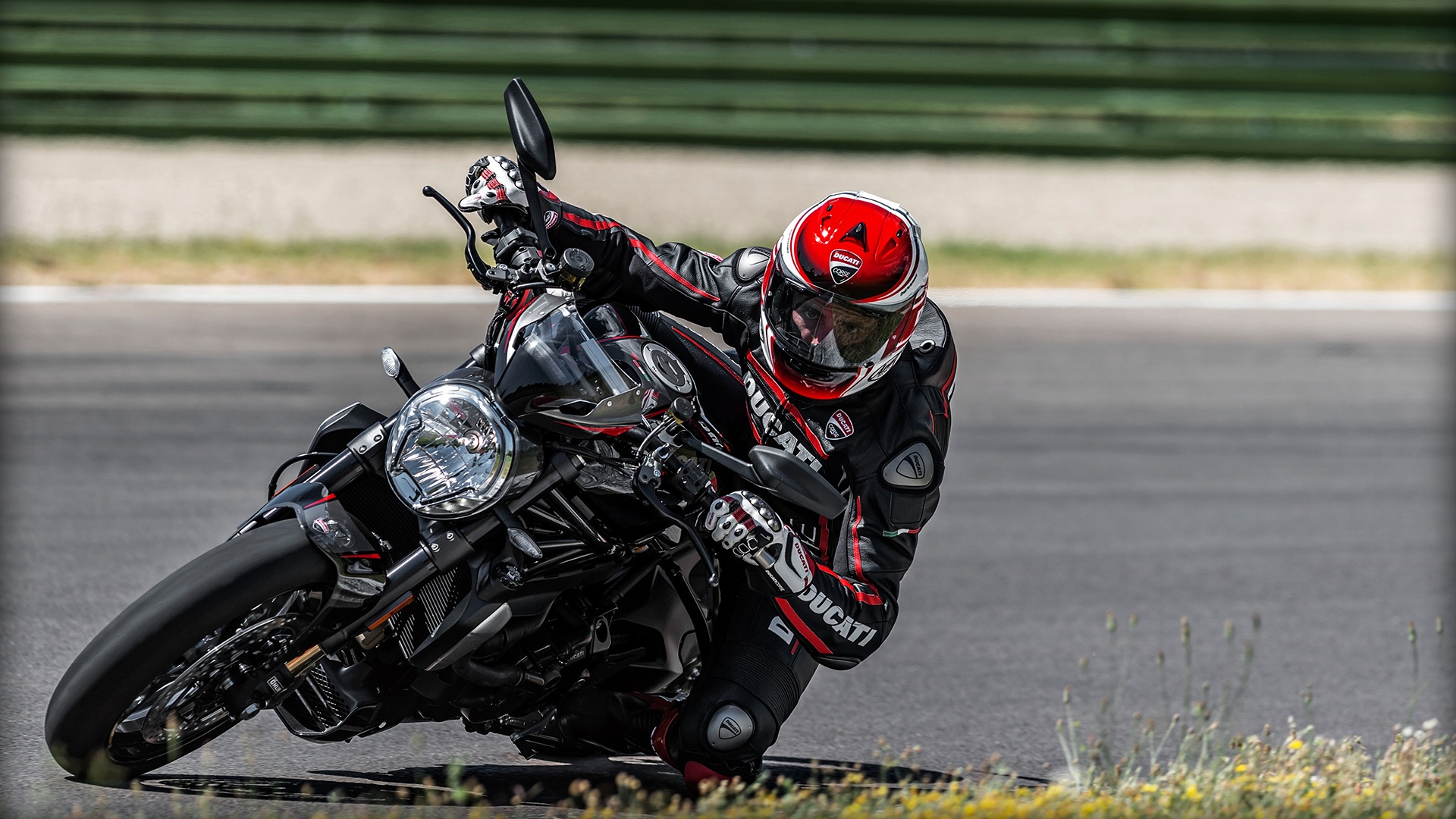 Foto Foto Keren Ducati Monster 1200R 2016 Gilamotor