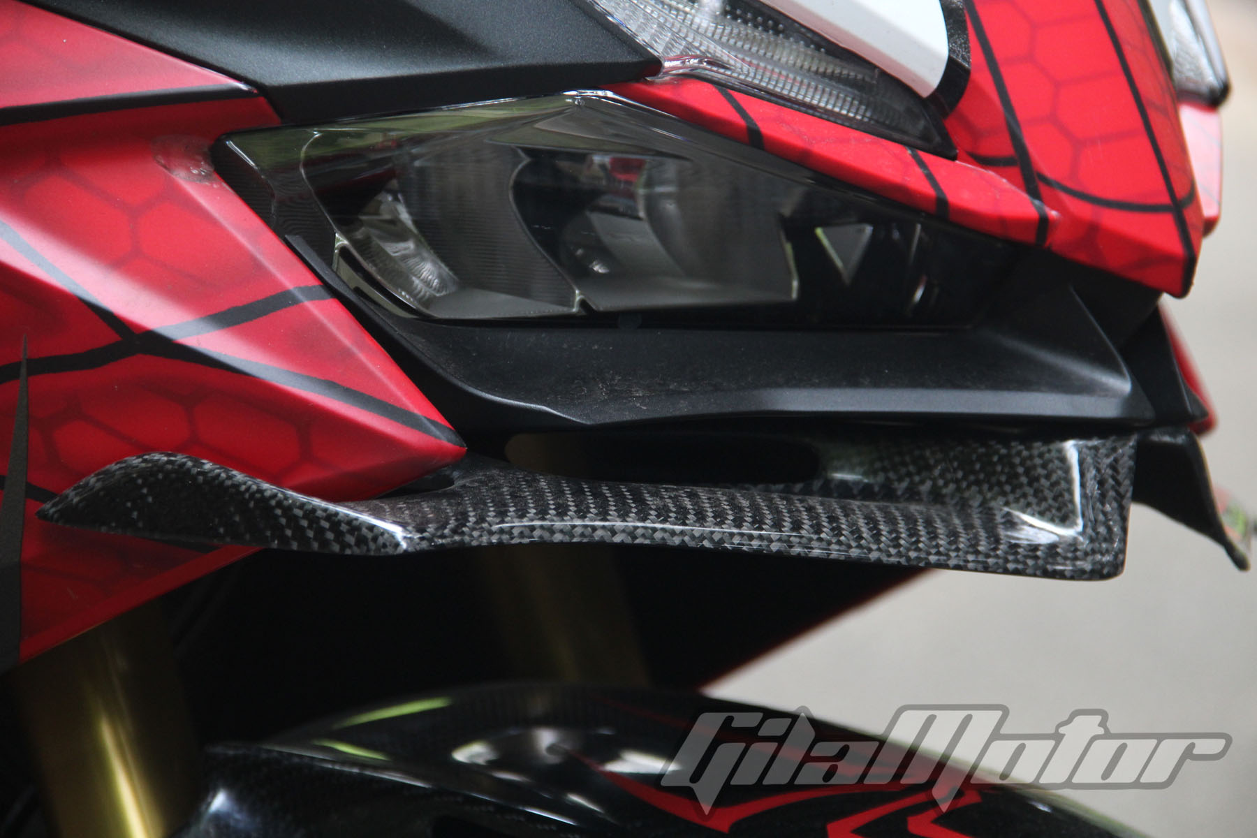 Modifikasi All New Honda CBR250RR Pakai Kostum Manusia Laba Laba