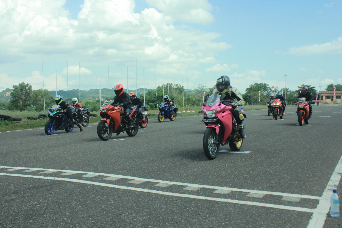 Trio Motor Ajak Komunitas Jajal Honda CBR250RR Di Sirkuit Balipat