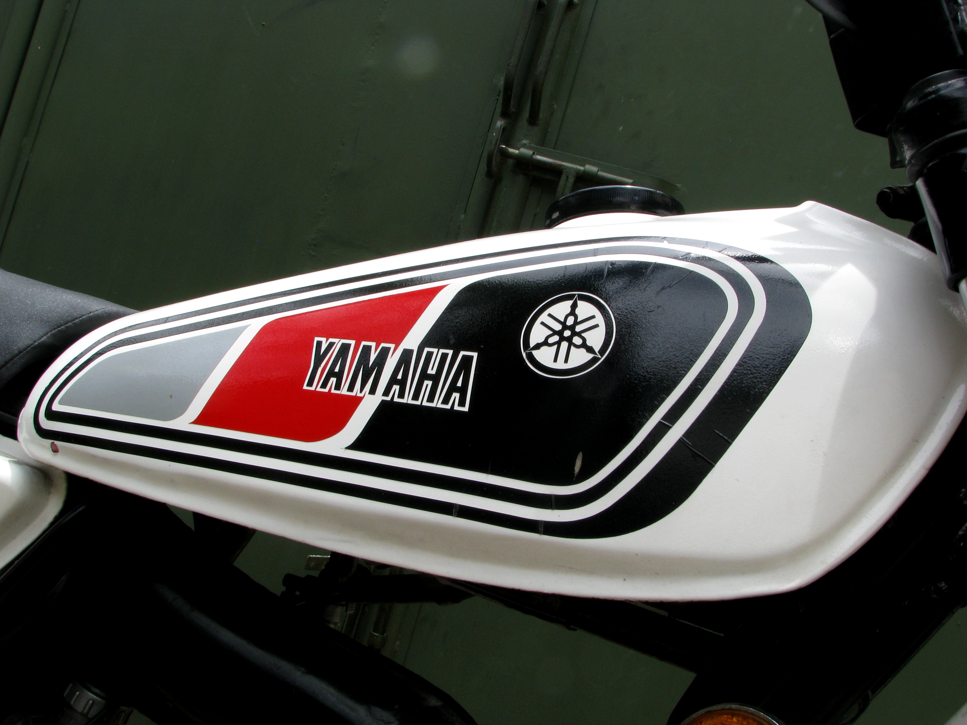 Yamaha DT 1982 Tunggangan Klasik Si Penggaruk Tanah Gilamotor