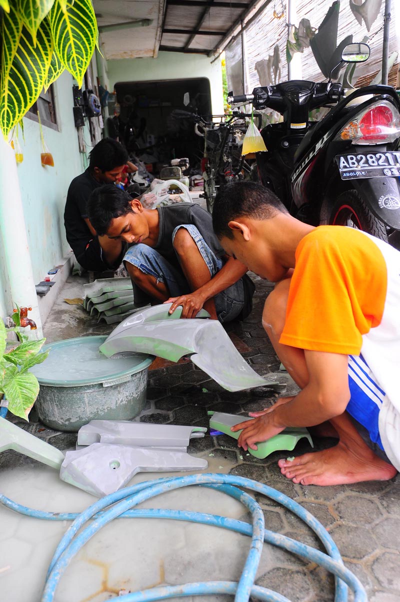 Image result for kegiatan membuat body fiber motor