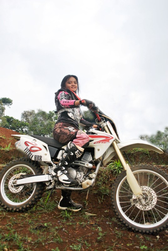 Motor Cross Wanita Indonesia.Novita Noerfitriana: Kroser 
