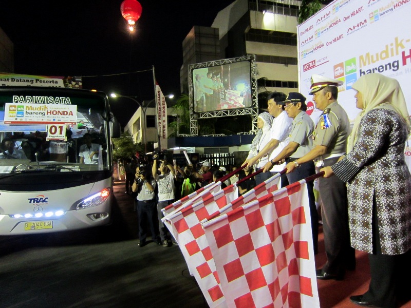 Honda Antar 2.507 Pemudik Dengan Bus  Gilamotor