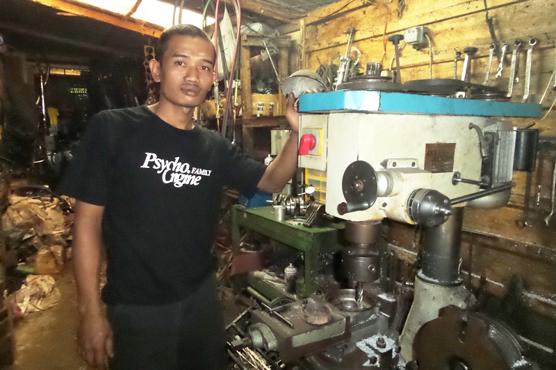 Yusup Adip Mustofa Bikin Mesin 3 Silinder Sampai Ubah Yusup Adip Mustofa Bikin Mesin 3 Silinder Sampai Ubah