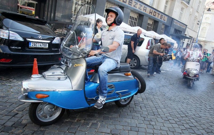 Skuter Listrik Cezeta 1