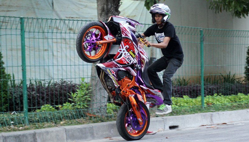 Modif R25  Kinclong Khusus Buat Freestyle Gilamotor