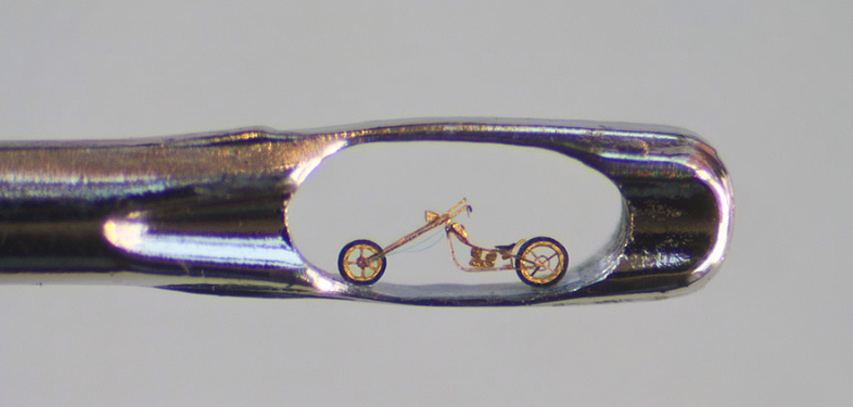 Replika-Motor-dari-Lubang-Jarum