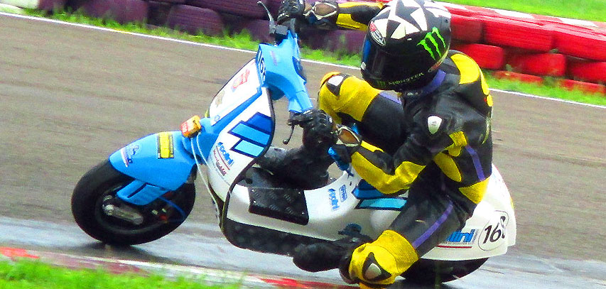 Modifikasi Vespa Pts Smallframe Wakil Tim Balap Italia Gilamotor