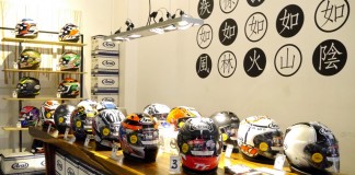 Jakarta Helmet Exhibition digelar di sebuah coffee shop di Kemang Jakarta Selatan