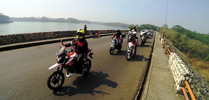 Honda-CB150R-StreetFire-Parade-HUT-RI-ke-70