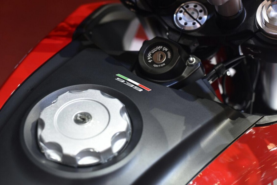 Ducati Hyperstrada 939 GIIAS 2016 (1)