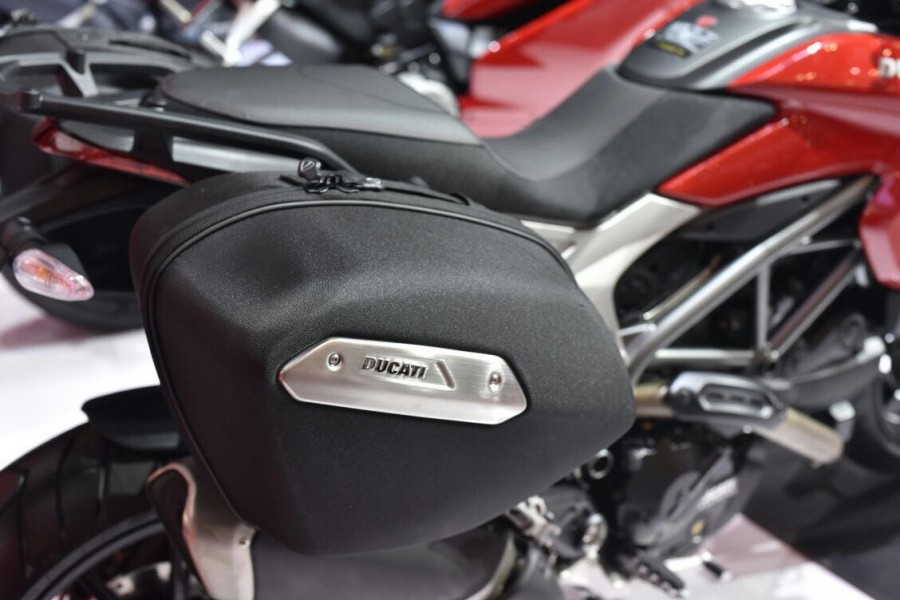 Ducati Hyperstrada 939 GIIAS 2016 (4)