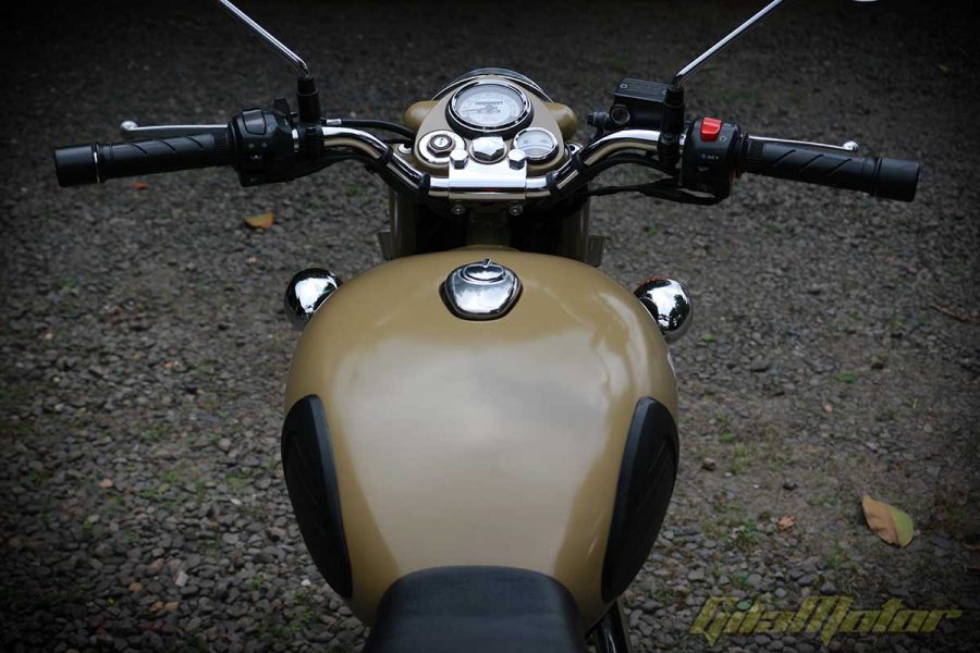 Royal-Enfield-Classic-500-6