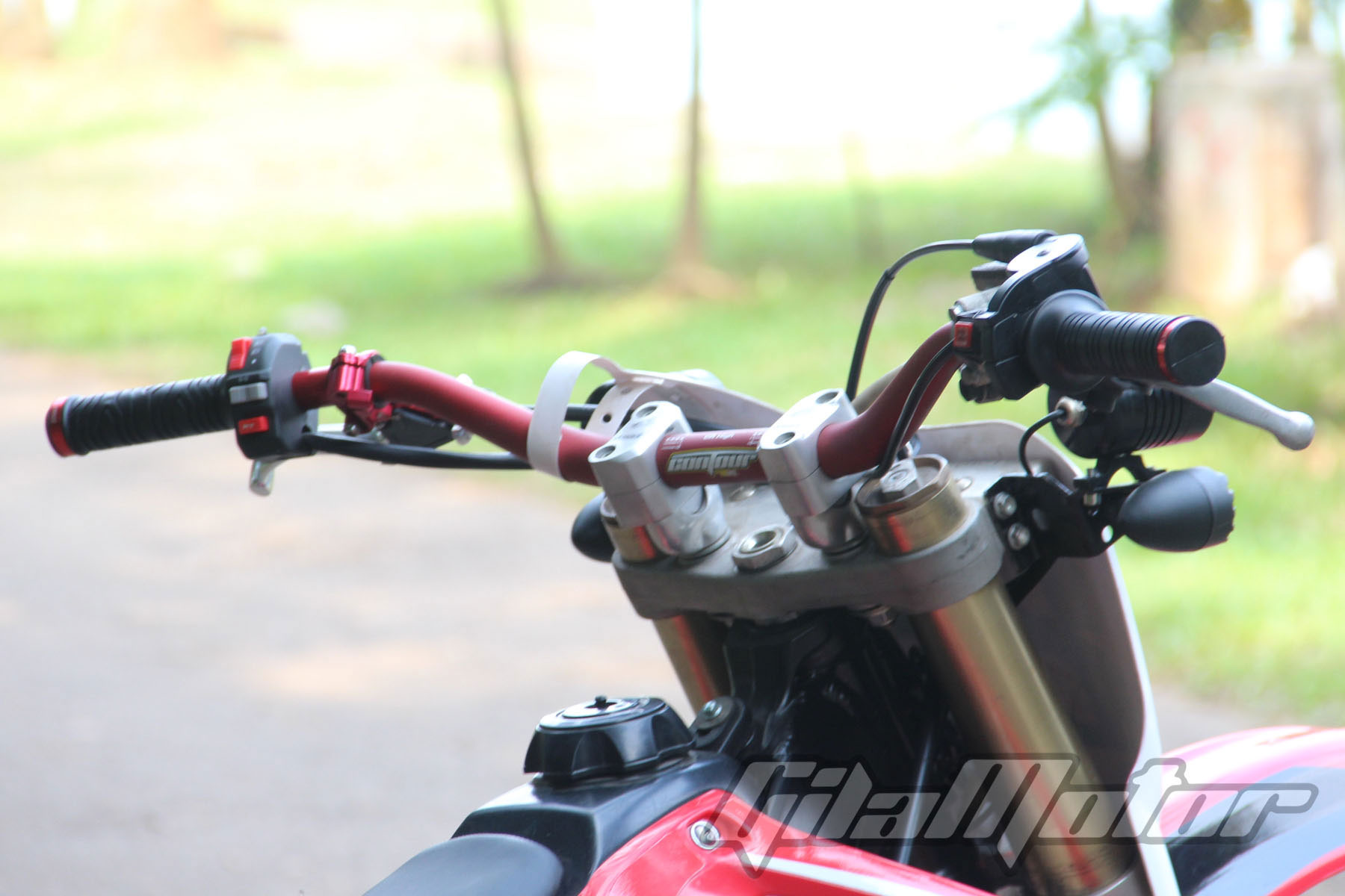 Modifikasi-Yamaha-Jupiter-MX-setang | Gilamotor