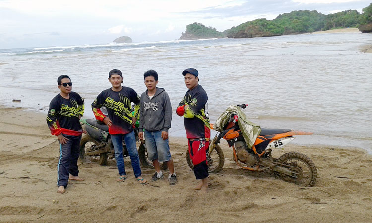 Gila Motor Surabaya 04