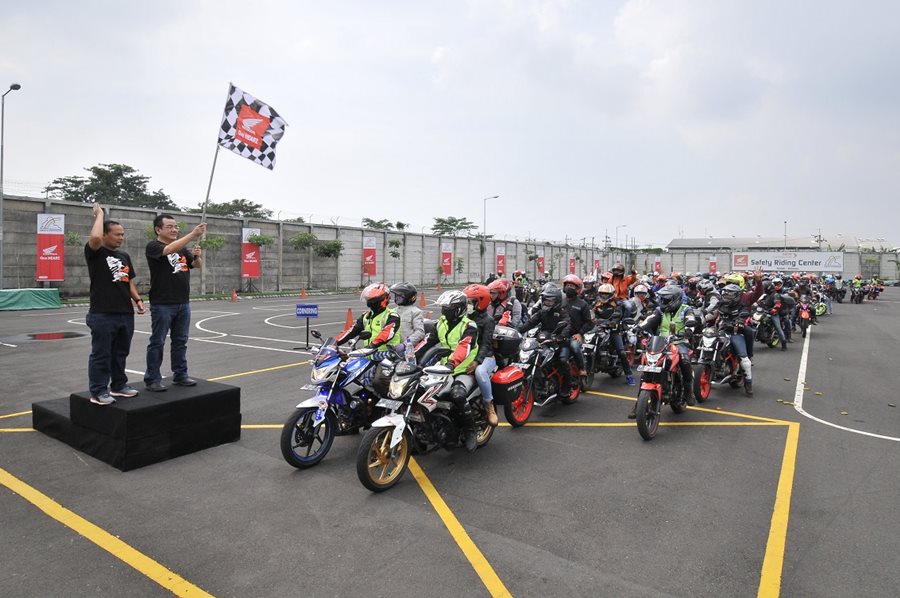 Ini Dia Pestanya Bikers Honda CB150R StreetFire di Jatim 01