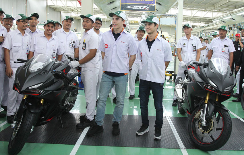 Marc Marquez dan Dani Pedrosa di Pabrik Honda