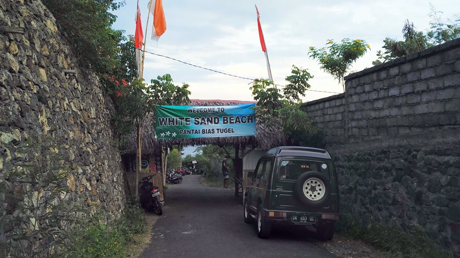 Touring Menyambangi Pantai Pasir Putih Bias Tugel