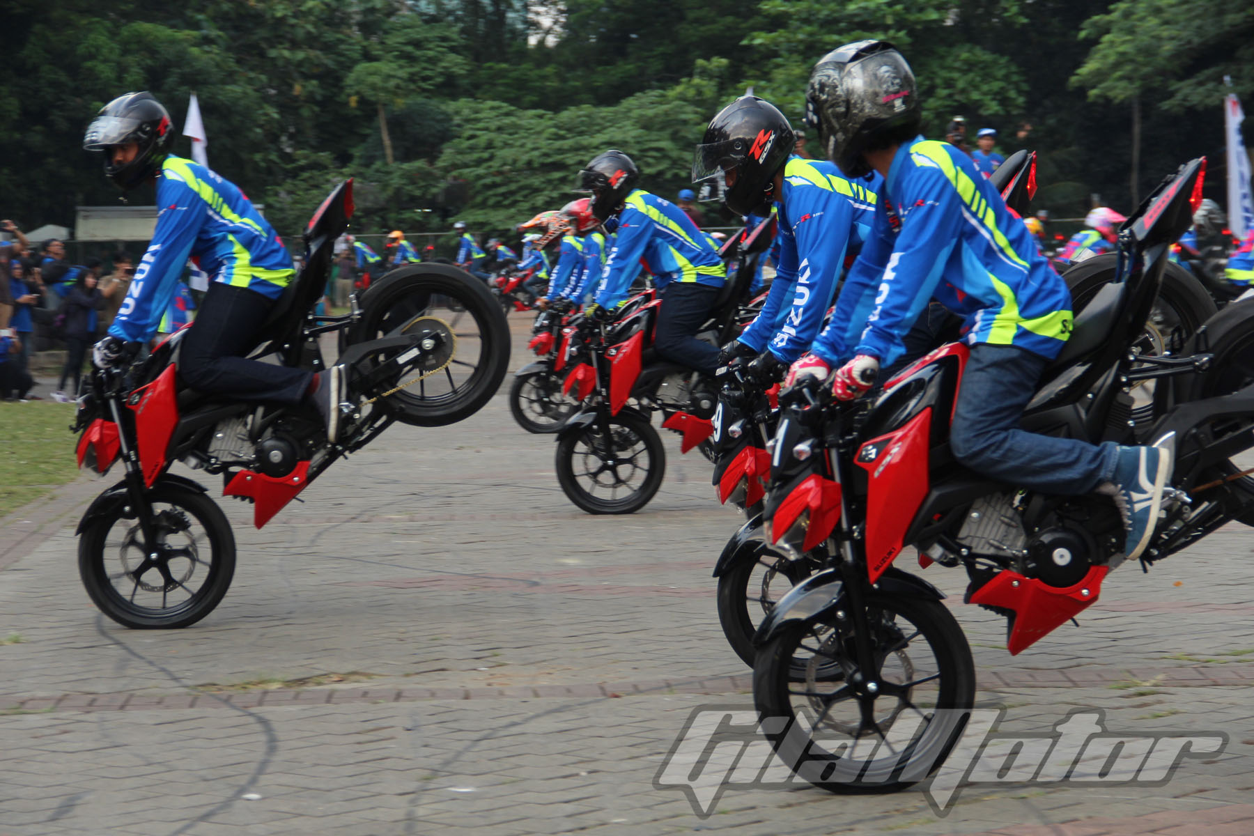 Koleksi Kumpulan Gambar Modifikasi Motor Ninja R Terbaru Cermin