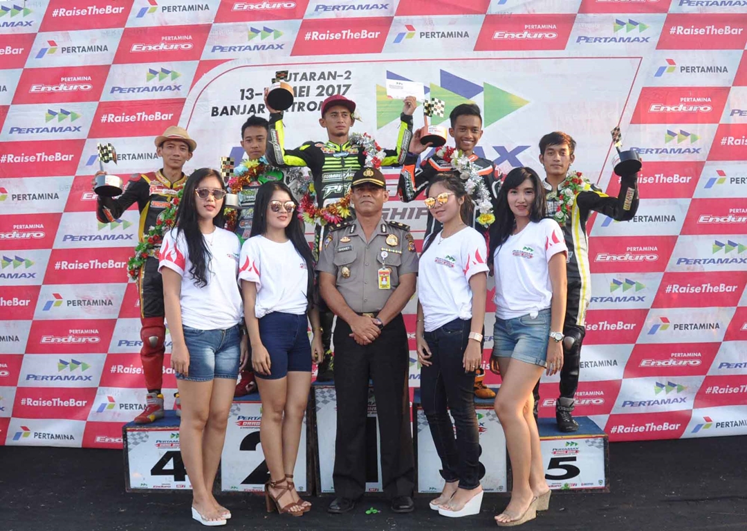 Dragster Beda Generasi Berbagi Podium Di Pertamax Motorsport Drag