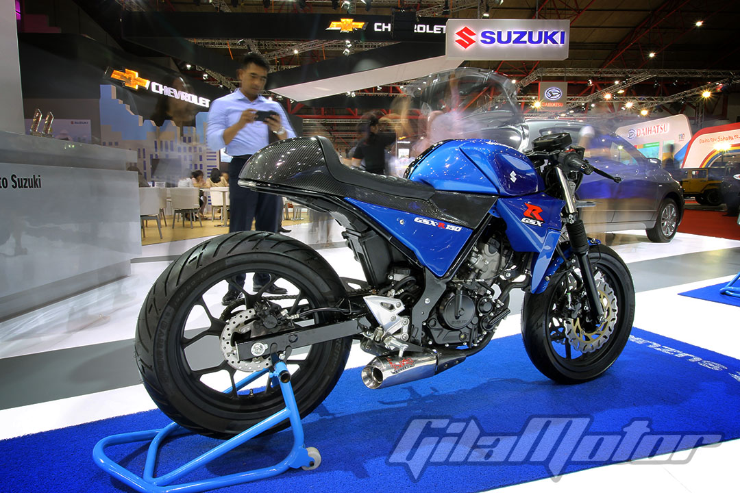 Ketika Sports Fairing Suzuki GSX R150 Berbaju Cafe Racer 