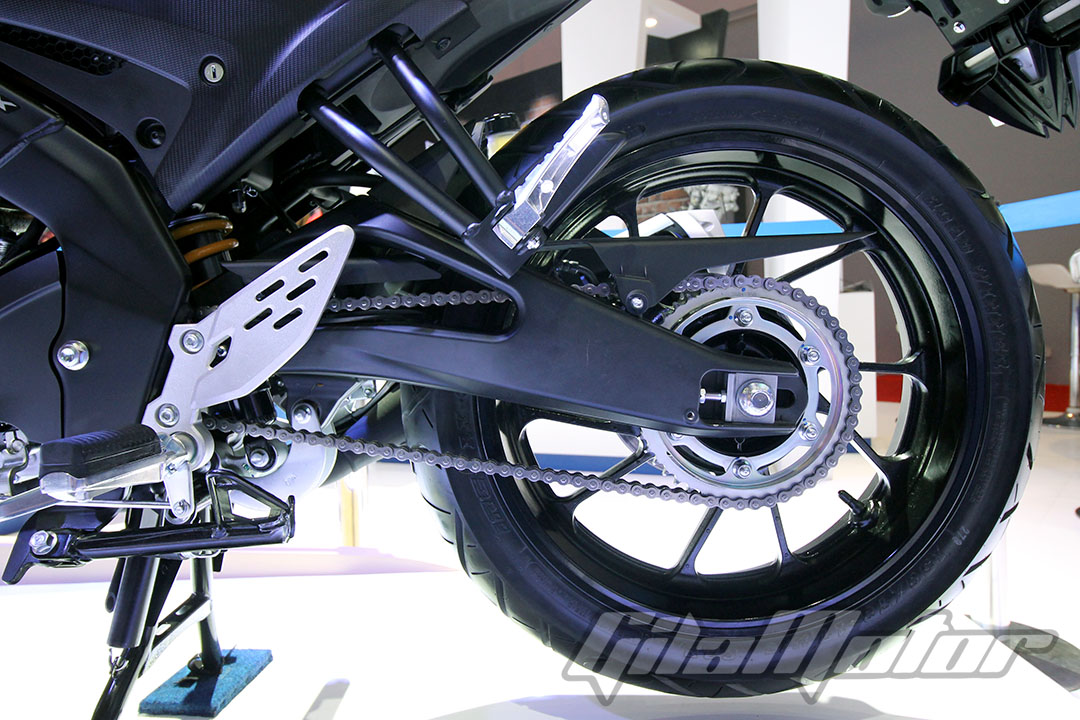 Yamaha All New V-Ixion R