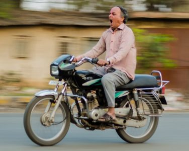 Cara Menghilangkan Kantuk Ketika Riding