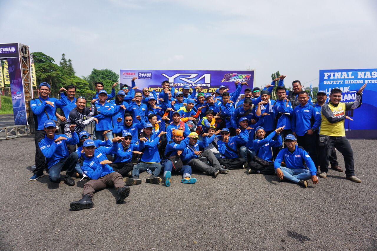 Para Instruktur Yamaha Riding Academy Kumpul