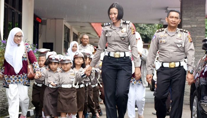 anak2-tk-kunjungi-polres-bogor