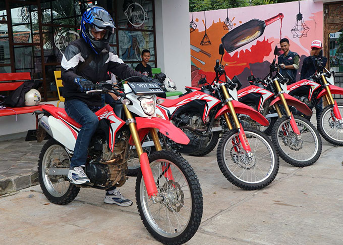 Honda-CRF150L-Supermoto-Komunitas-Jakarta-1