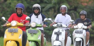 Piaggio Vespa Escape Tour 01