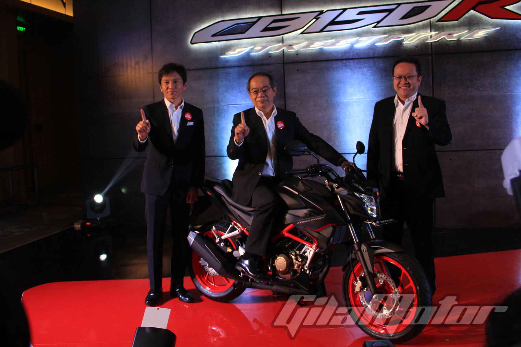 Honda CB150R StreetFire Punya Tampilan Baru  Gilamotor