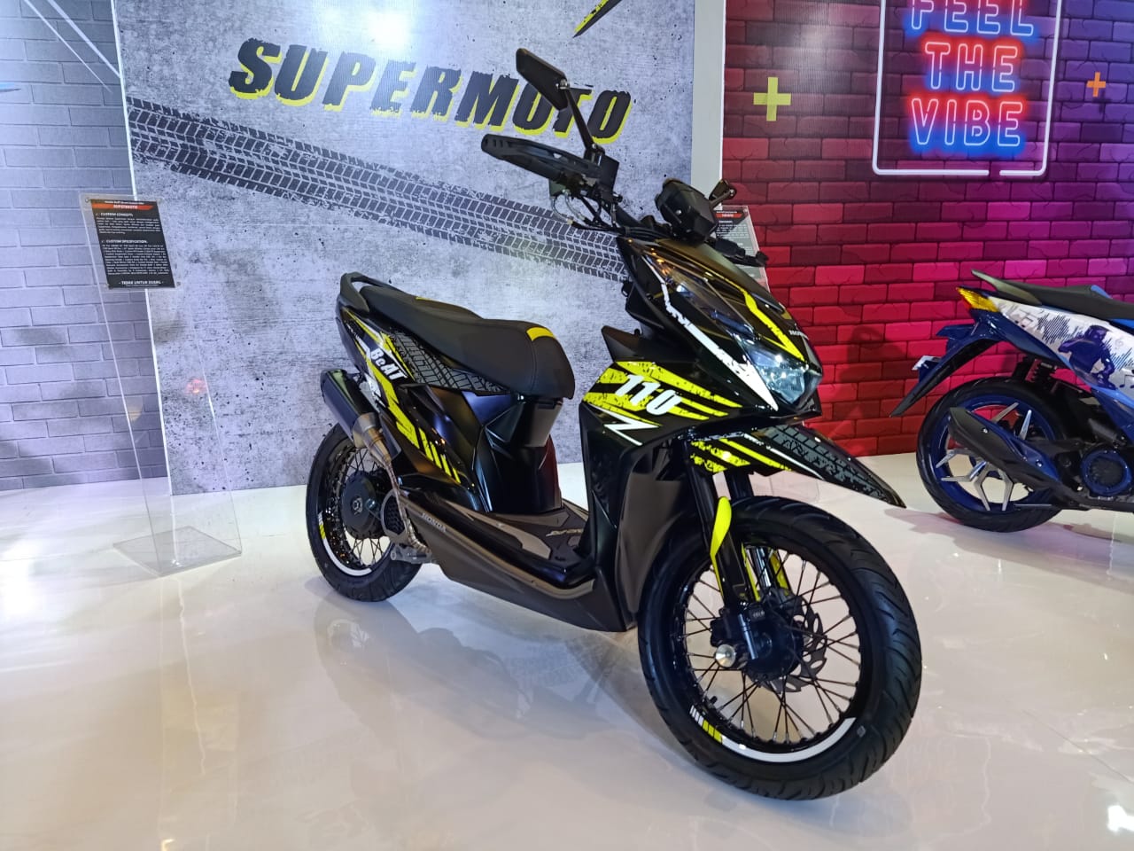 Cara Tampil Kece Diatas Skutik Murah Honda BeAT Gilamotor