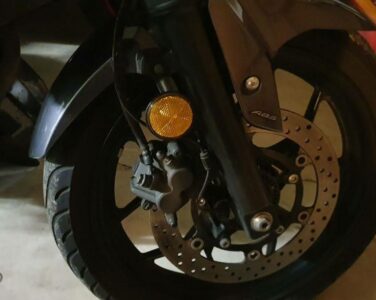 Pentingnya Reflektor Mata Kucing, Jangan Disepelekan