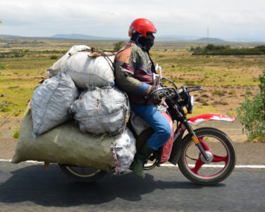 Bawa Muatan di Motor Ada Aturan Resminya, Awas Bisa Kena Denda