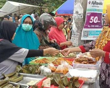 Tips Aman Cari Takjil Bagi Pemotor Agar Tak Ganggu Pengguna Jalan Lain