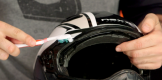 Jangan Disepelekan, Begini Cara Merawat Helm yang Benar